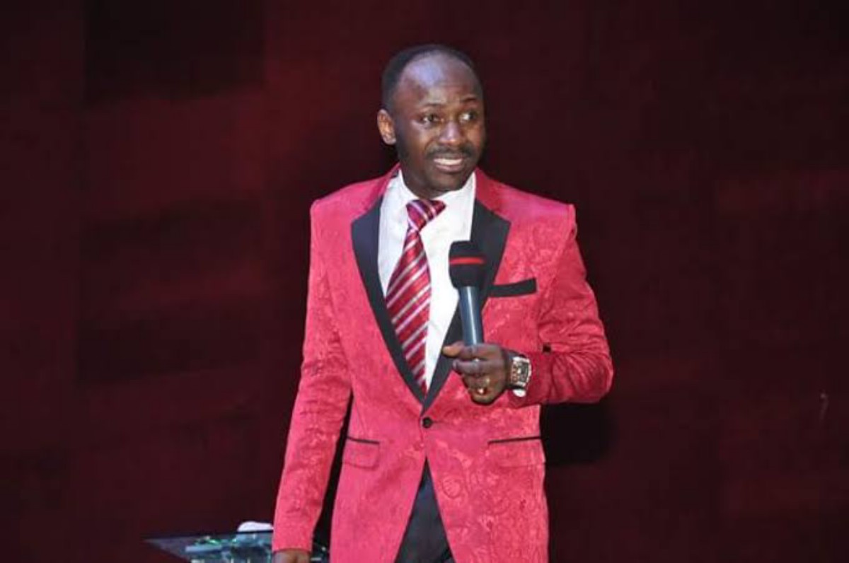 Nigerians Help Raise Legal Fees For Journalist Facing Apostle Suleman In Court