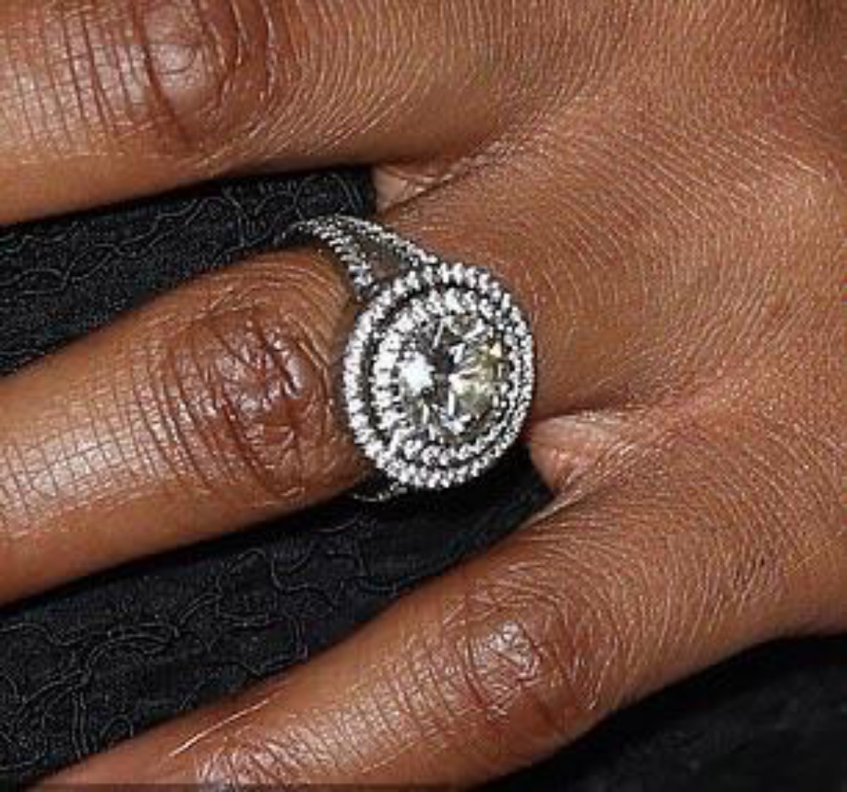 David Otunga Puts Jennifer Hudson’s $45K Diamond Engagement Ring Up For Auction