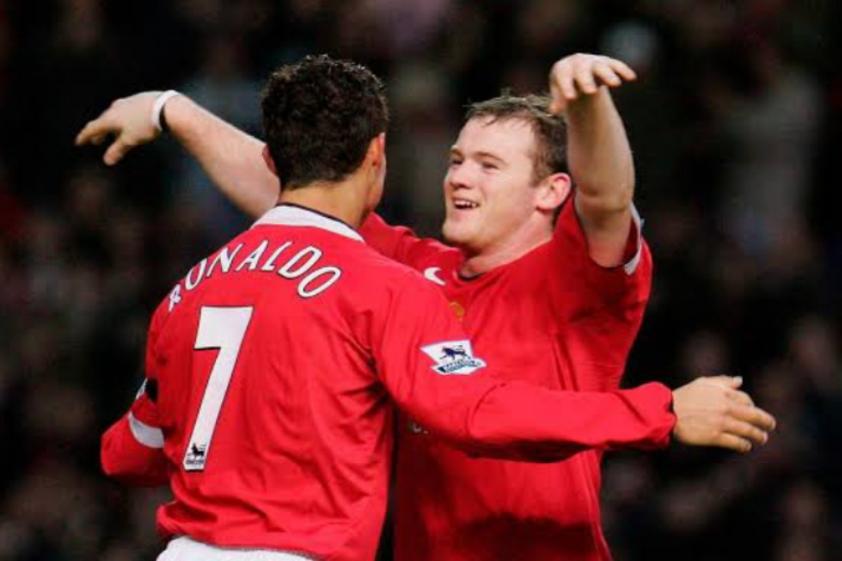 Ronaldo Hits Back At Wayne Rooney For Comments That He Has Not Benefited United In Any Way.