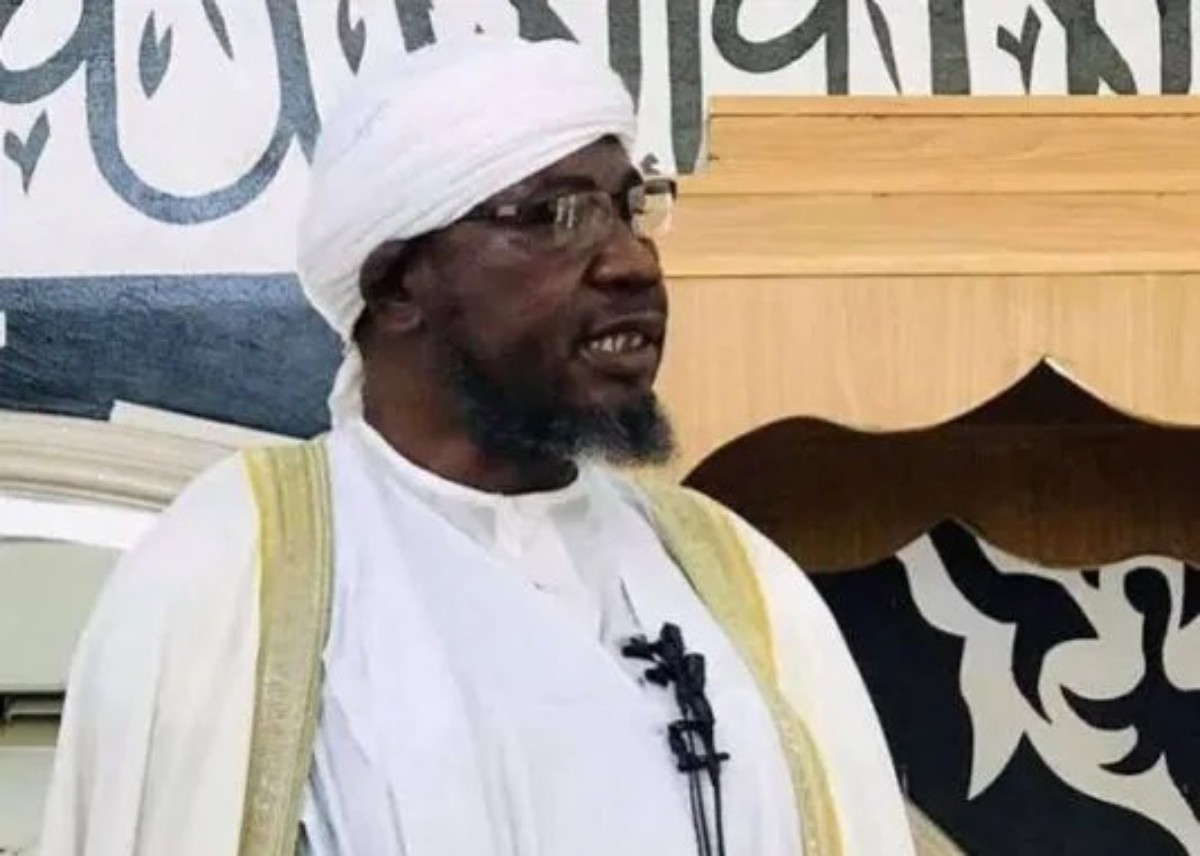 Abuja Chief Imam Suspended For Criticizing Buhari Over Kaduna Train Bombing