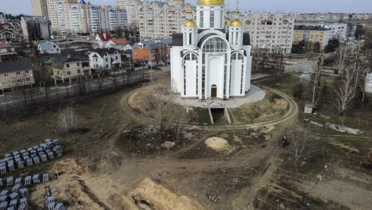 Ukraine Begins The Excavation Of Bucha Mass Grave