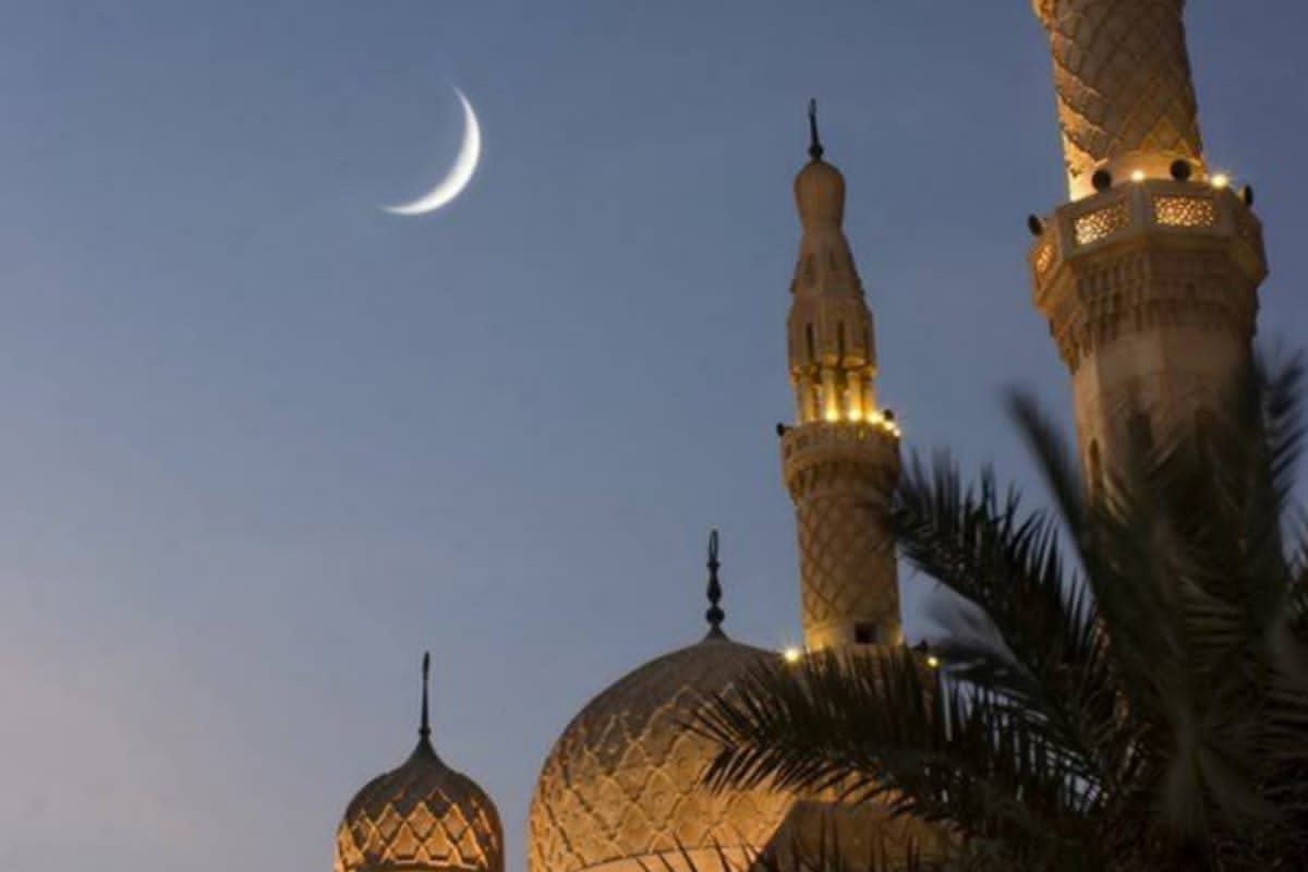 Fasting Continues In Saudi Arabia As 'The Shawwal Moon' Is Yet To Be Seen