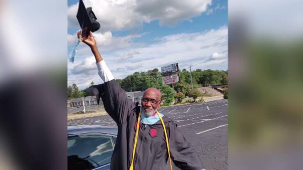 71yrs-old Man Earns Master's Degree