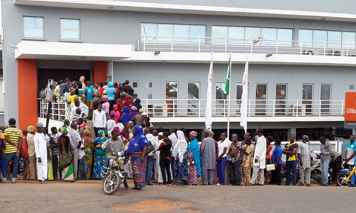Hardship for Nigerians as banks’ ATMs run dry, POS operators increase charges