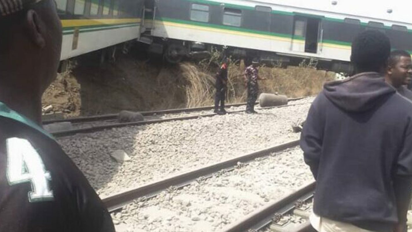 Warri-Itakpe Train Derails, Services Suspended