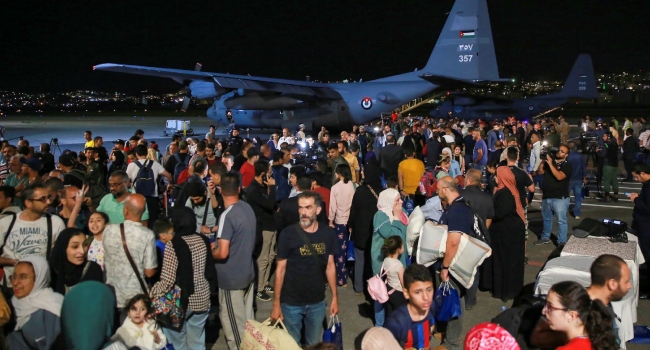 Mass Exodus Of Foreigners As Fighting Rages In Sudan