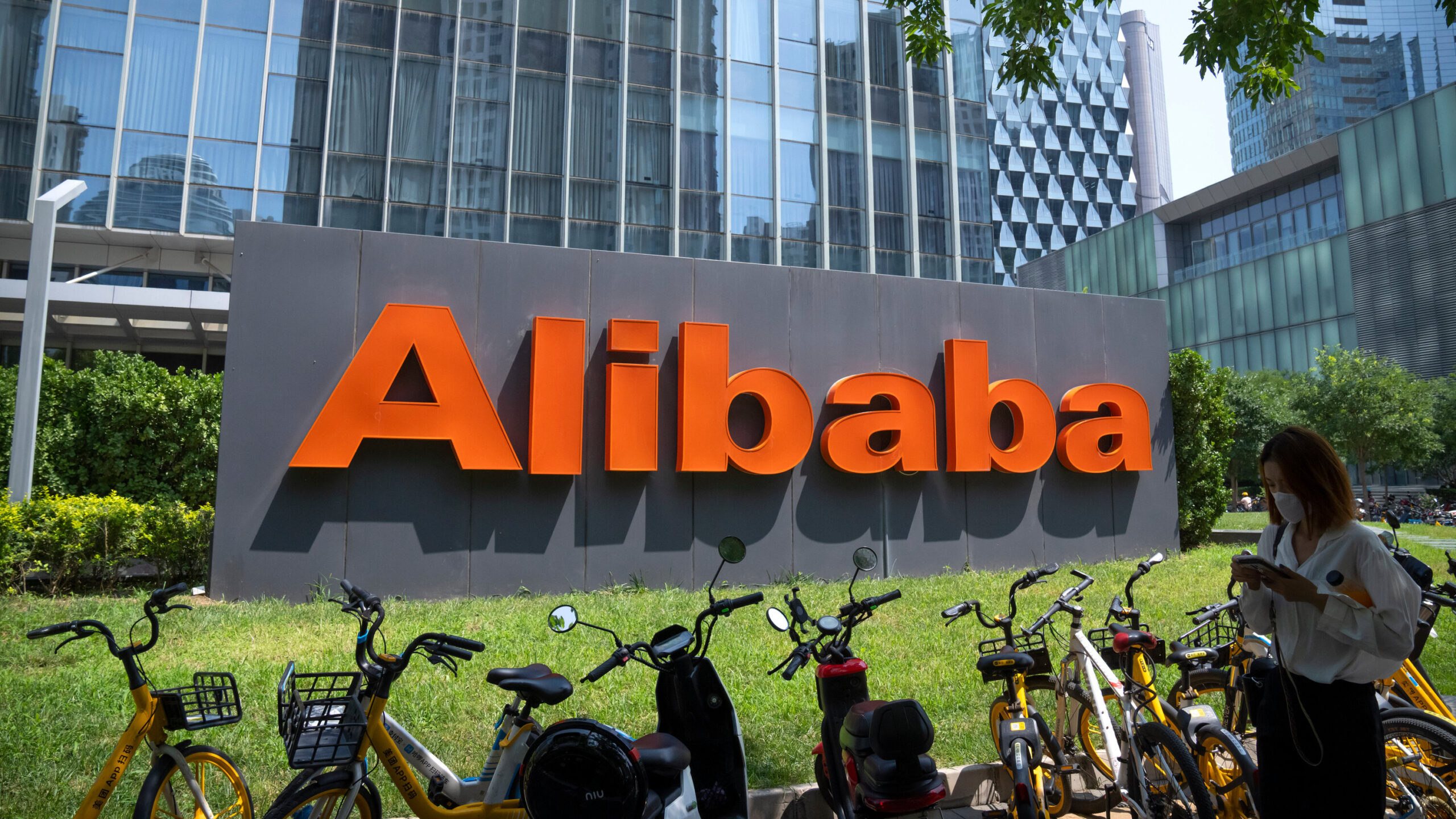 Alibaba Announces Surprise Departure Of Ex-CEO