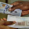 Naira drops to N956/$ as dollar supply falls by 46%