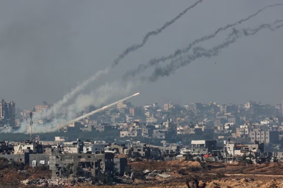 War resumes in Gaza after truce collapses