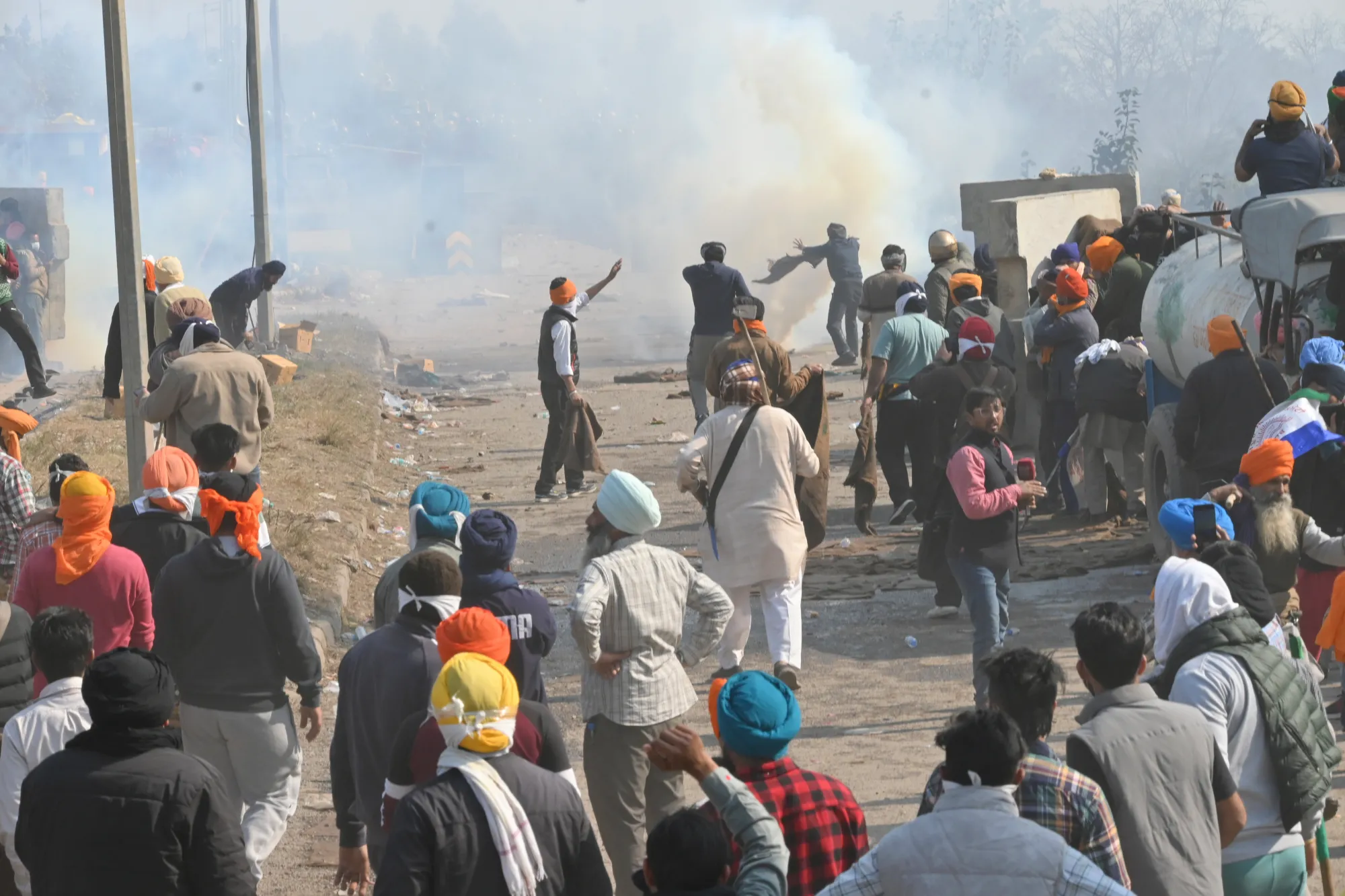Indian Police Teargas Protesting Farmers In New Delhi