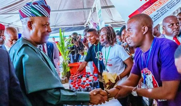 At 2nd Expanded MSME Clinics, Shettima Hands Over 200 New Stores To Lucky Traders In Adire Market 