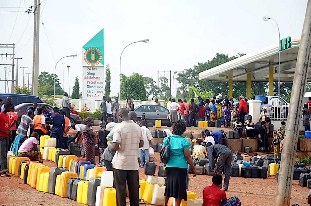 Fuel scarcity: FG begins 15-day emergency fuel supply