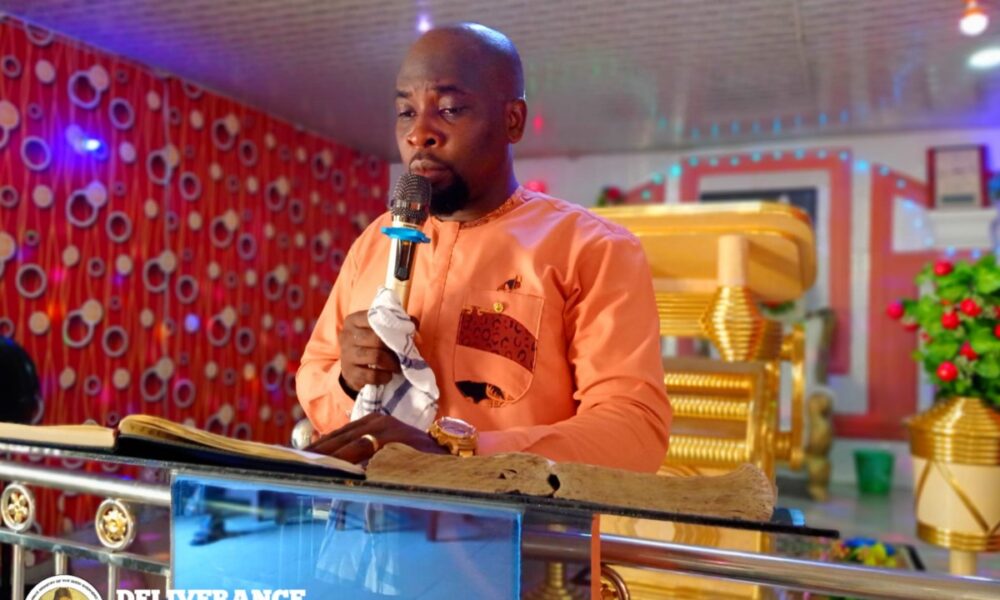 Pastor Conducts Deliverance On Member’s Wife With ‘Holy S£men’