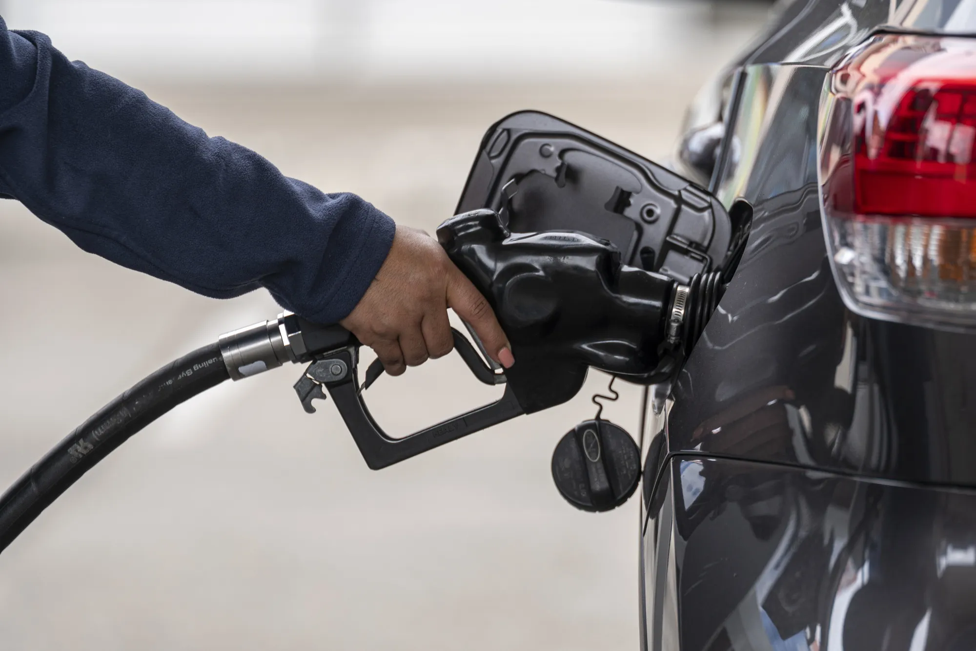 NNPCL raises petrol price to N990 in FCT, N960 in Lagos