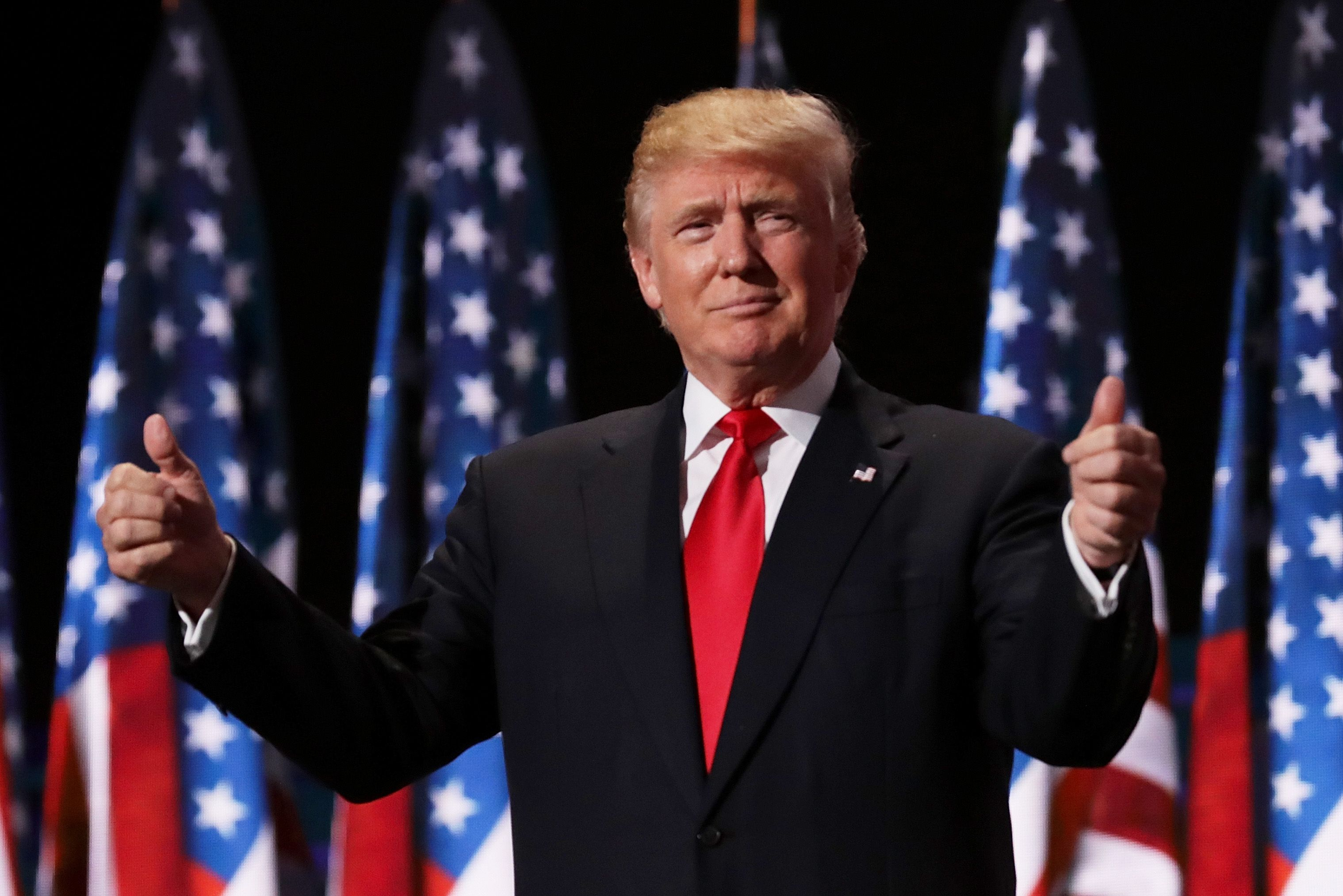 Trump Threatens 25% Tariffs On Autos, Pharmaceuticals, Chips